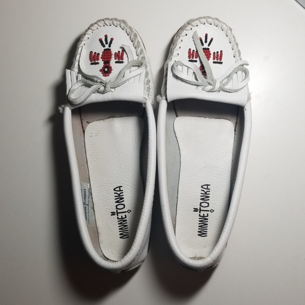 Minnetonka white beaded moccasins, 7